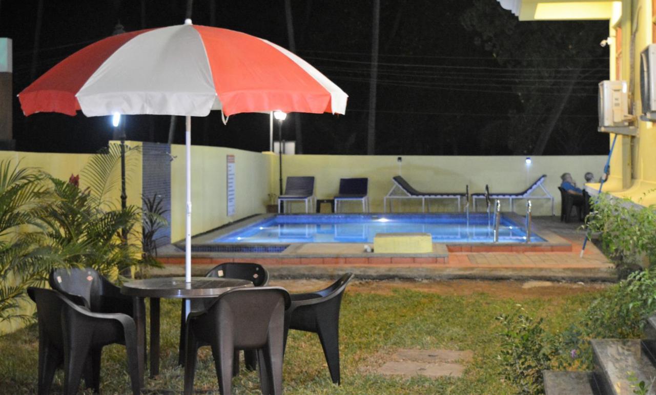 Sonikas Holiday Homes Candolim Esterno foto