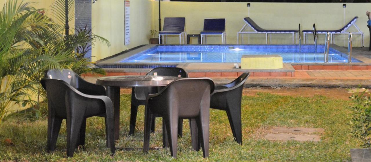 Sonikas Holiday Homes Candolim Esterno foto